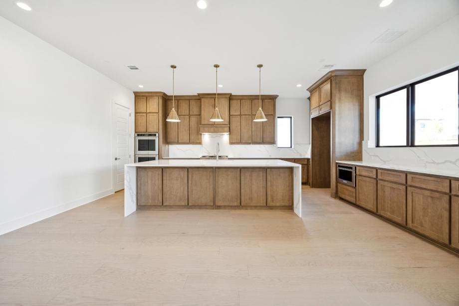 Expansive kitchen island