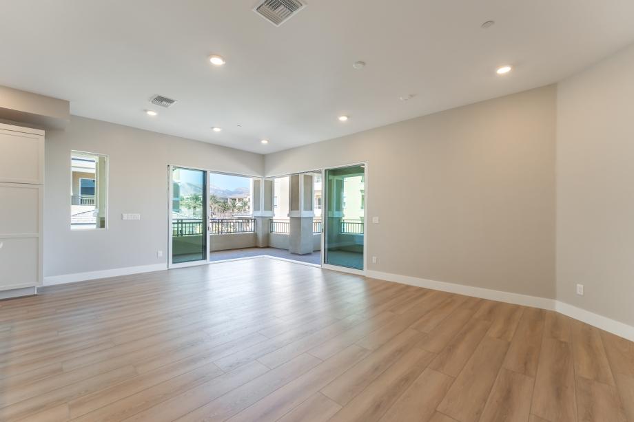 Large open great room with corner pocket sliding doors