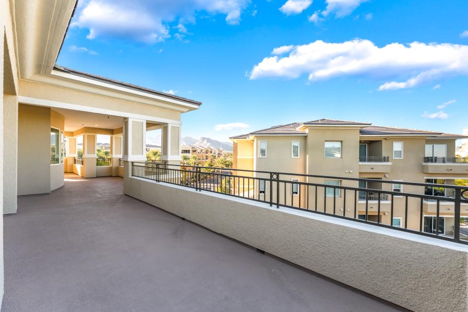 Expansive wrap around veranda great for relaxing and entertaining