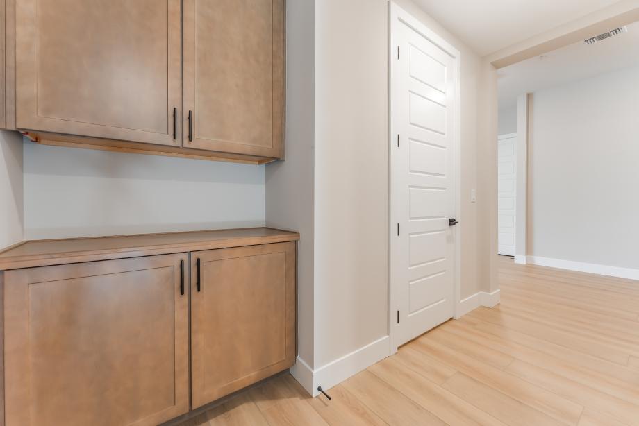 Convenient linen storage cabinets