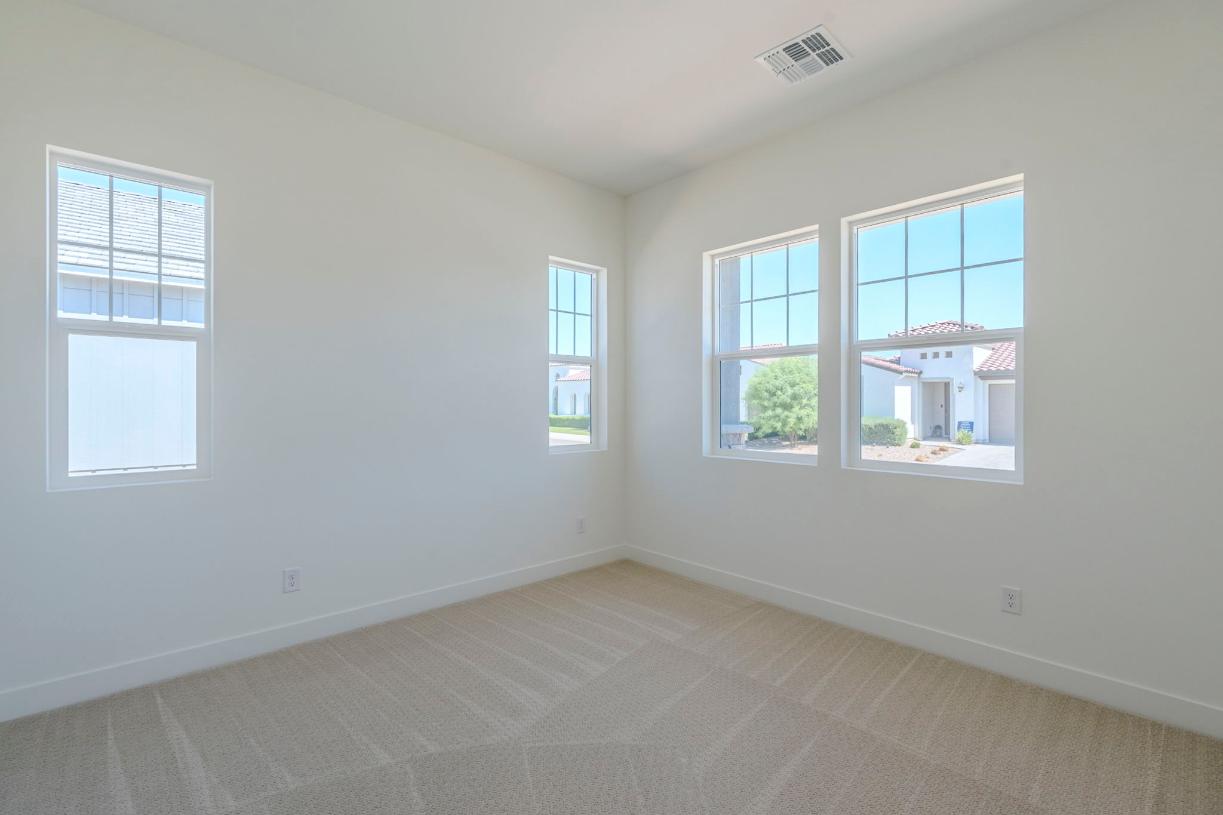 Home office space with endless possibilities for design