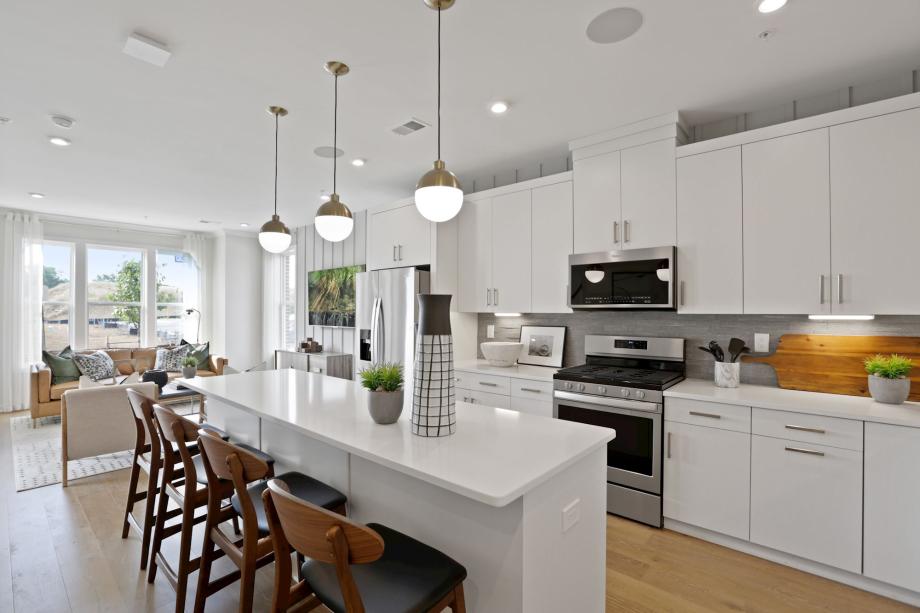 Toll Brothers - Union Park at McLean - The Lofts Photo
