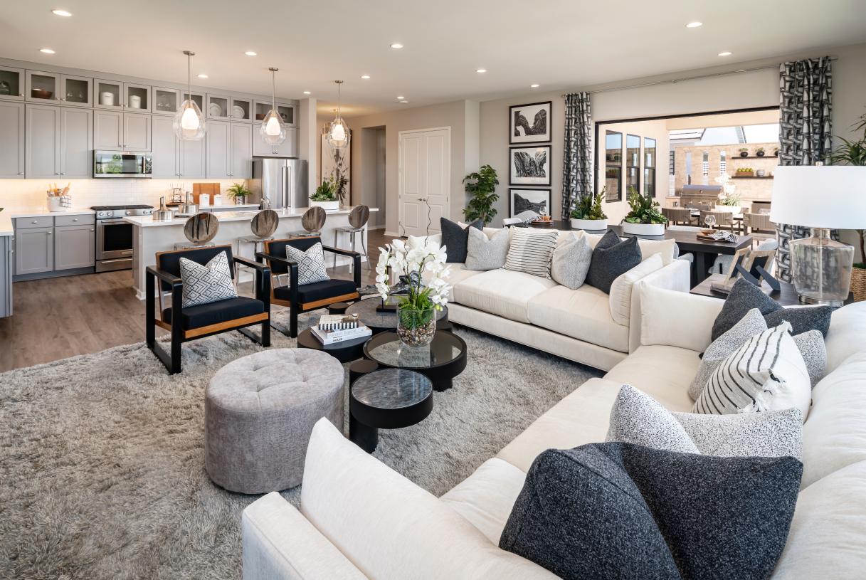 Spacious open-concept great room ideal for entertaining