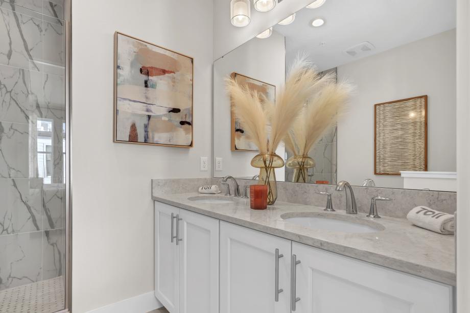 Luxurious primary bath