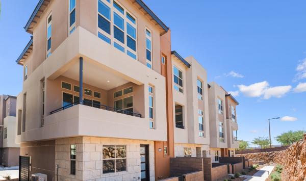 Desirable perimeter home site