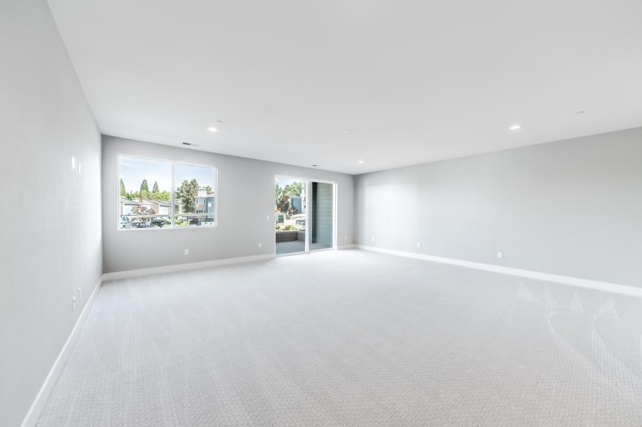 Finished basement ideal for secondary entertaining space