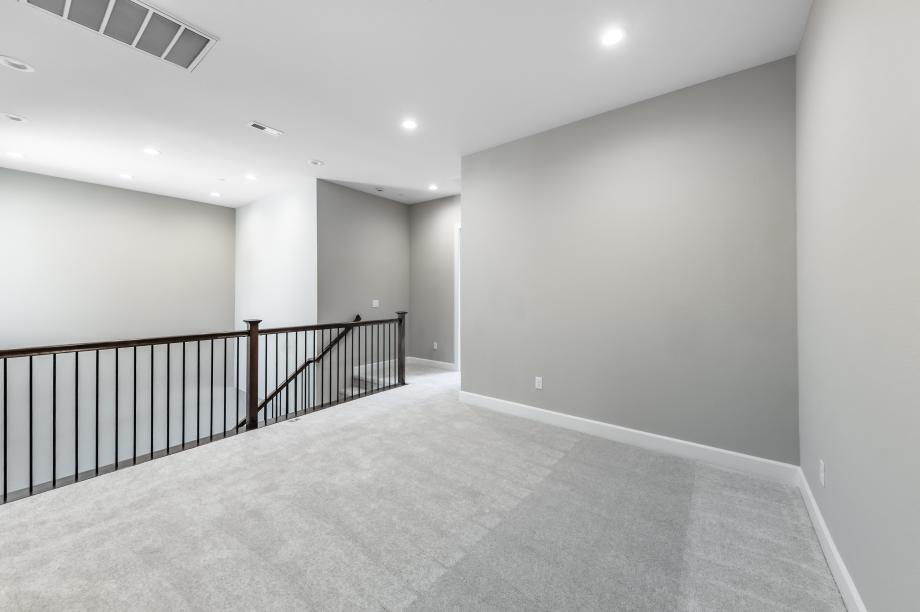 Versatile loft ideal for secondary entertaining