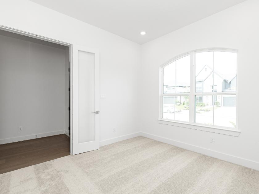 Versatile office to suit your needs