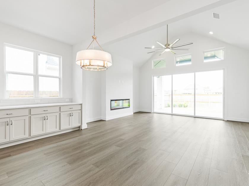 Casual dining area adjacent to the kitchen and great room