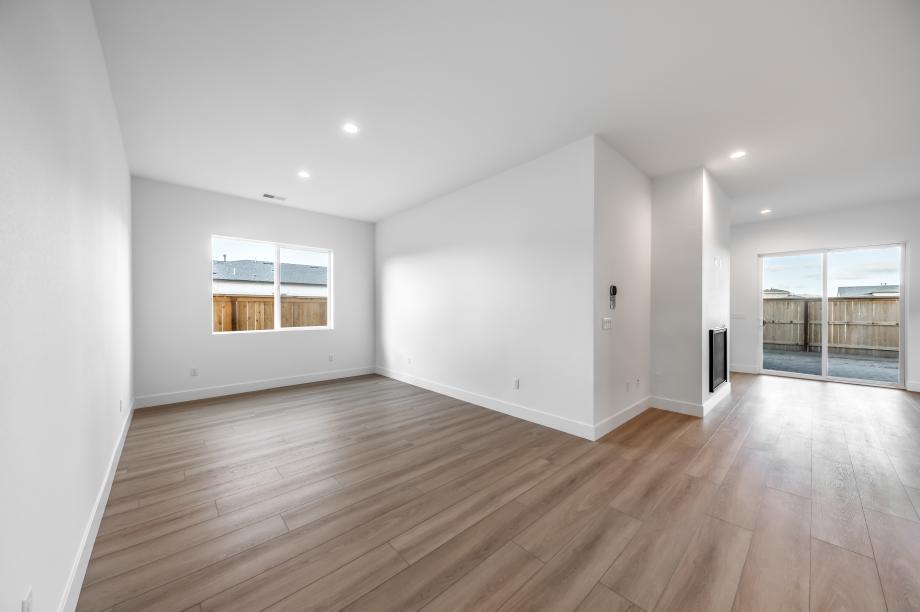Casual dining area adjacent to the kitchen and great room