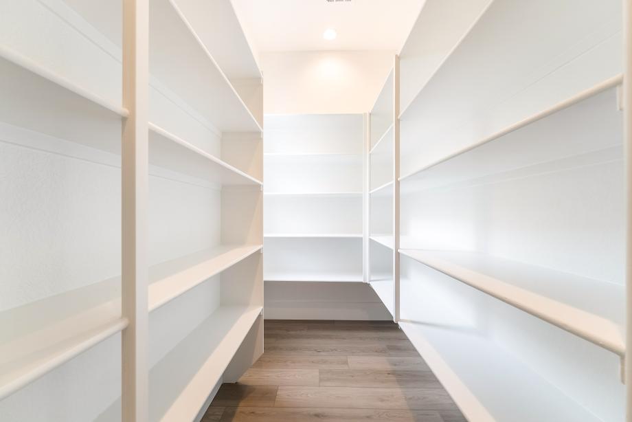 Large walk-in kitchen pantry