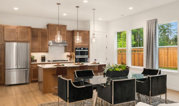 Open floor plan of the casual dining and kitchen area