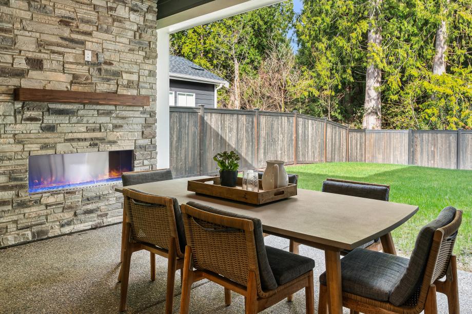 Fully fenced rear yard