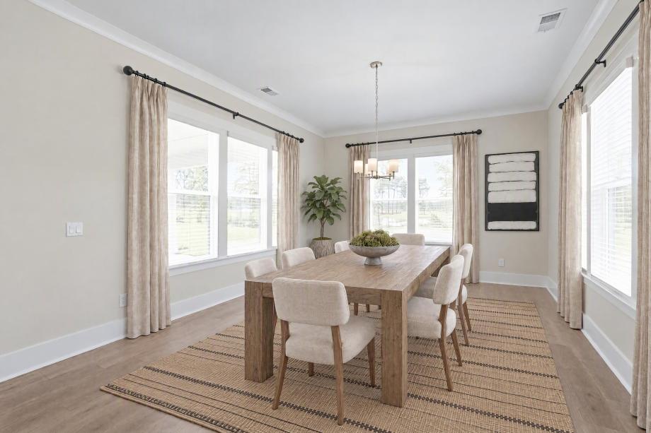 Light-filled dining space, ideal for entertaining