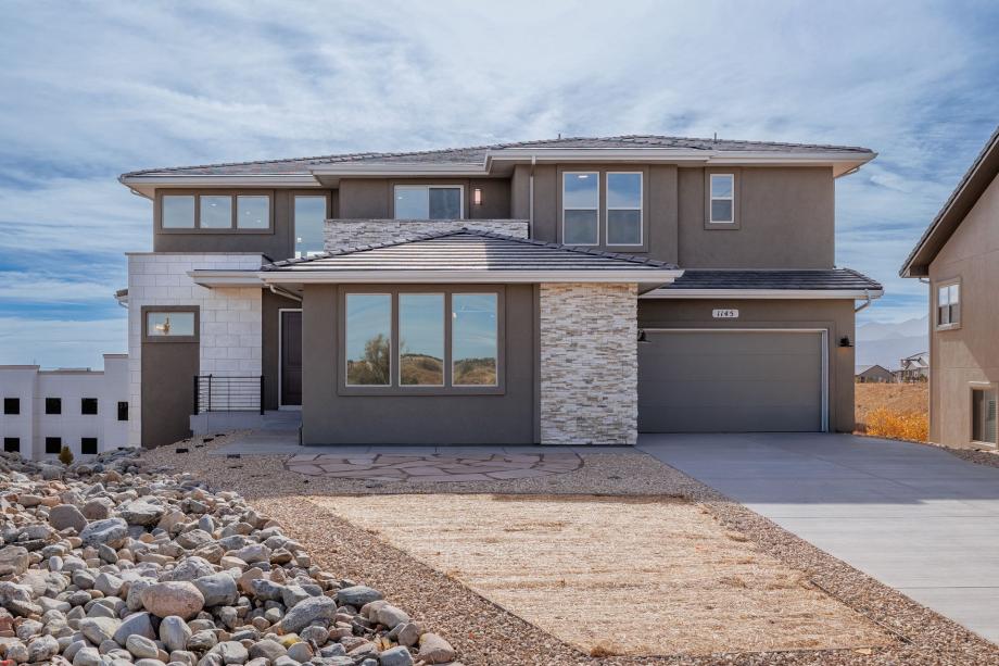 Redstone Prairie Front Exterior