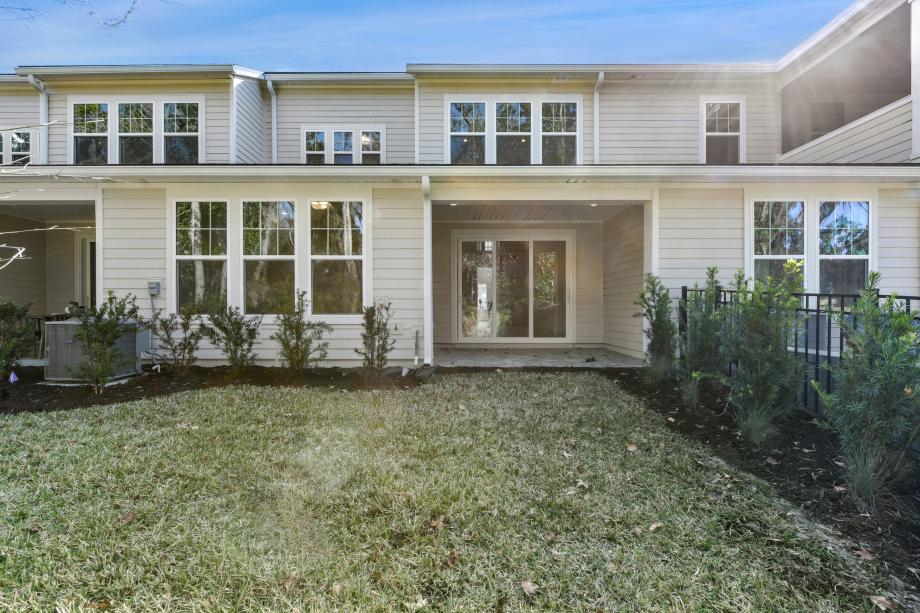 Year-round low-maintenance living