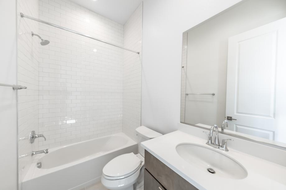 Secondary bathroom with a tub/shower combo