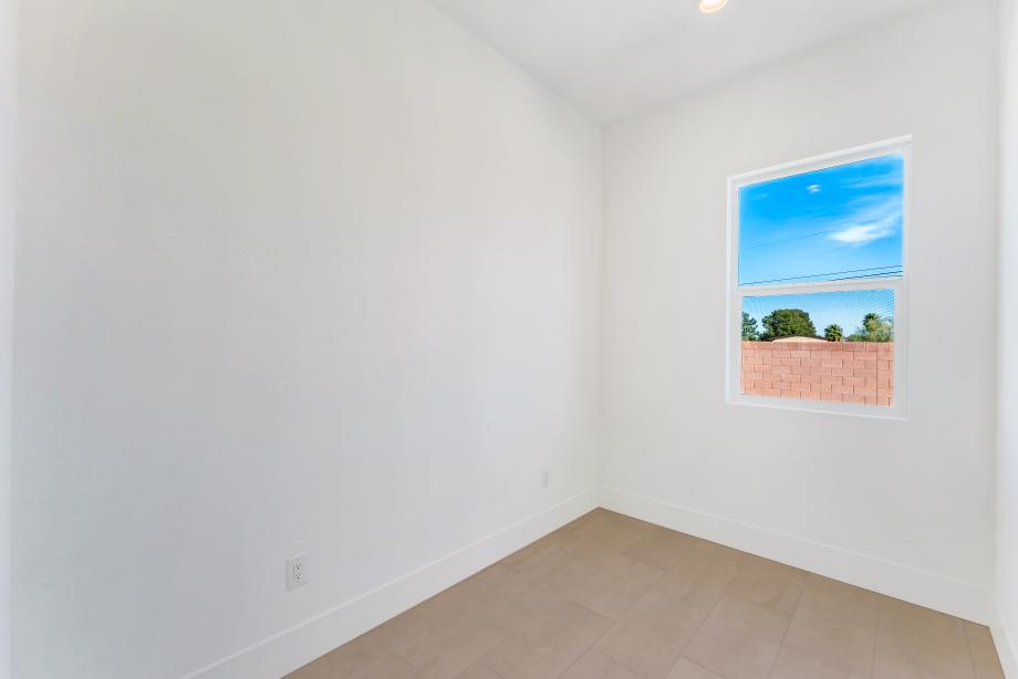 Convenient workspace off primary