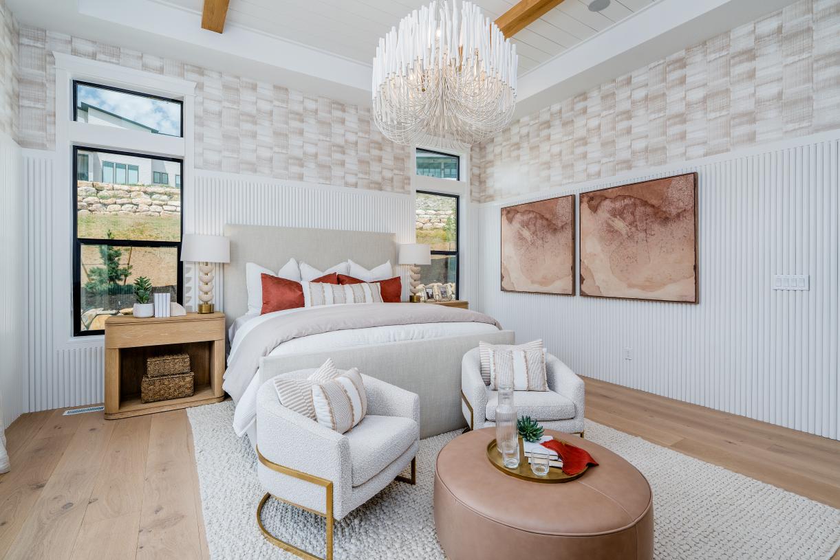 Primary suites with on-suite bathrooms and large closets