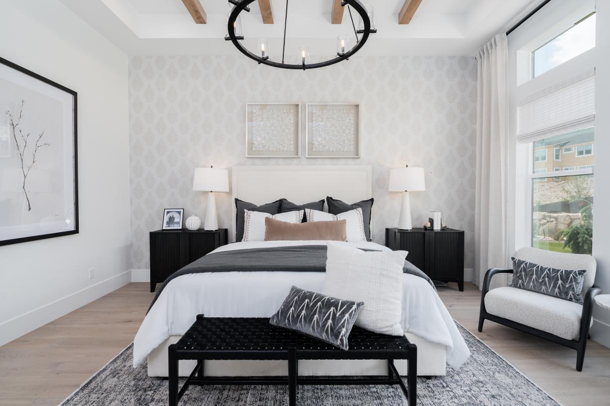 Primary suites with on-suite bathrooms and large closets