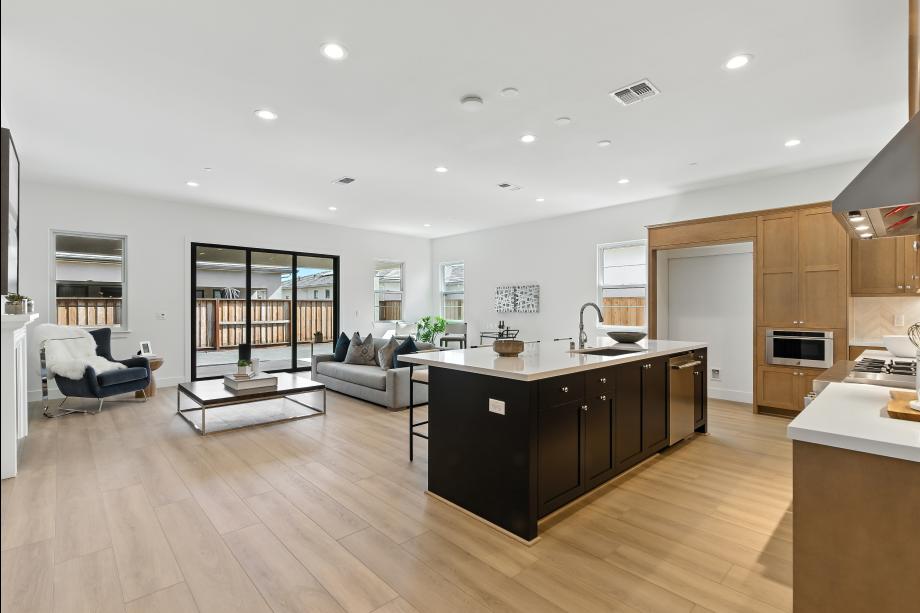 Bright and open floor plan