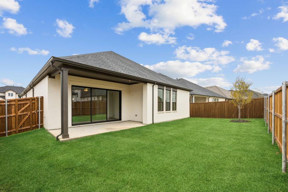 Spacious covered patio