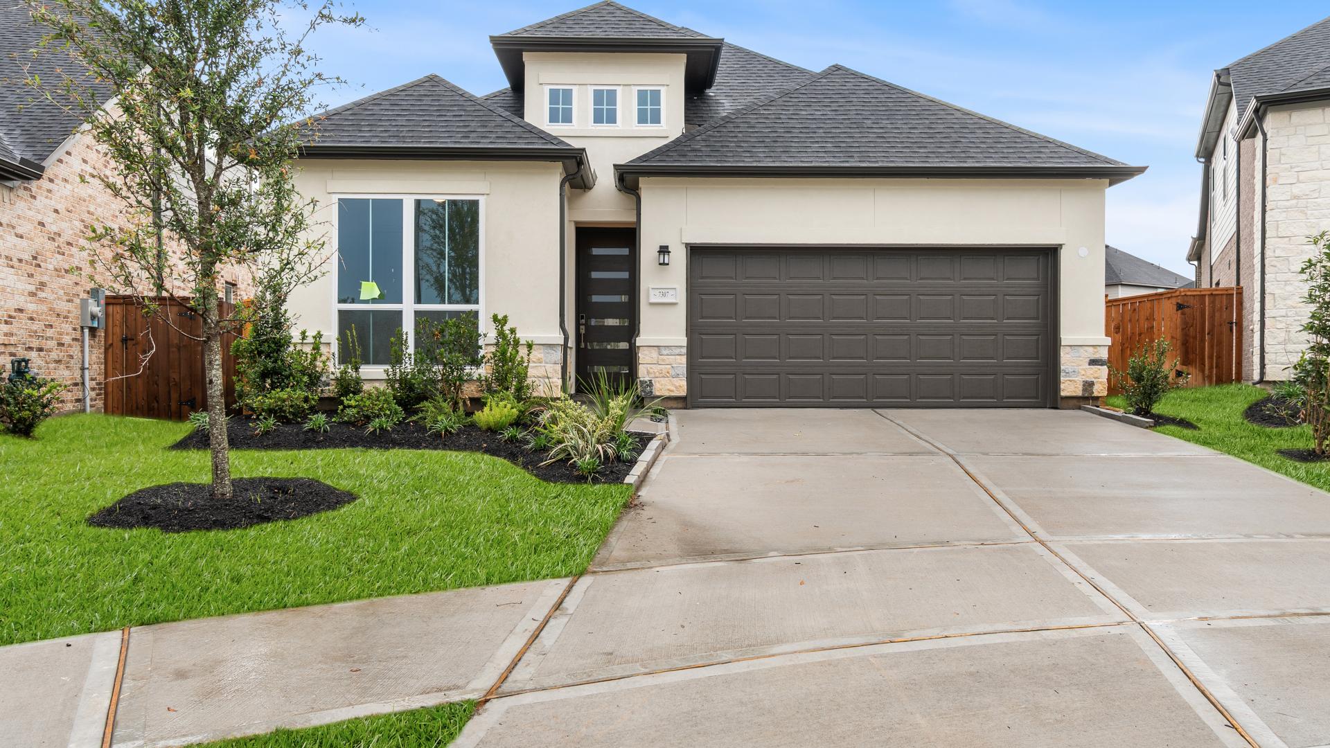 7307 Trail Ridge Dr