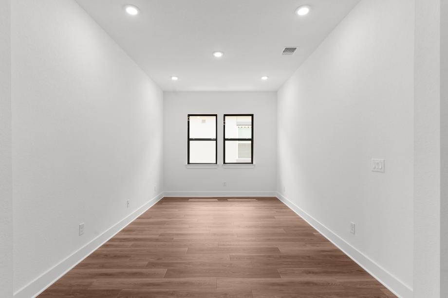 Versatile flex room