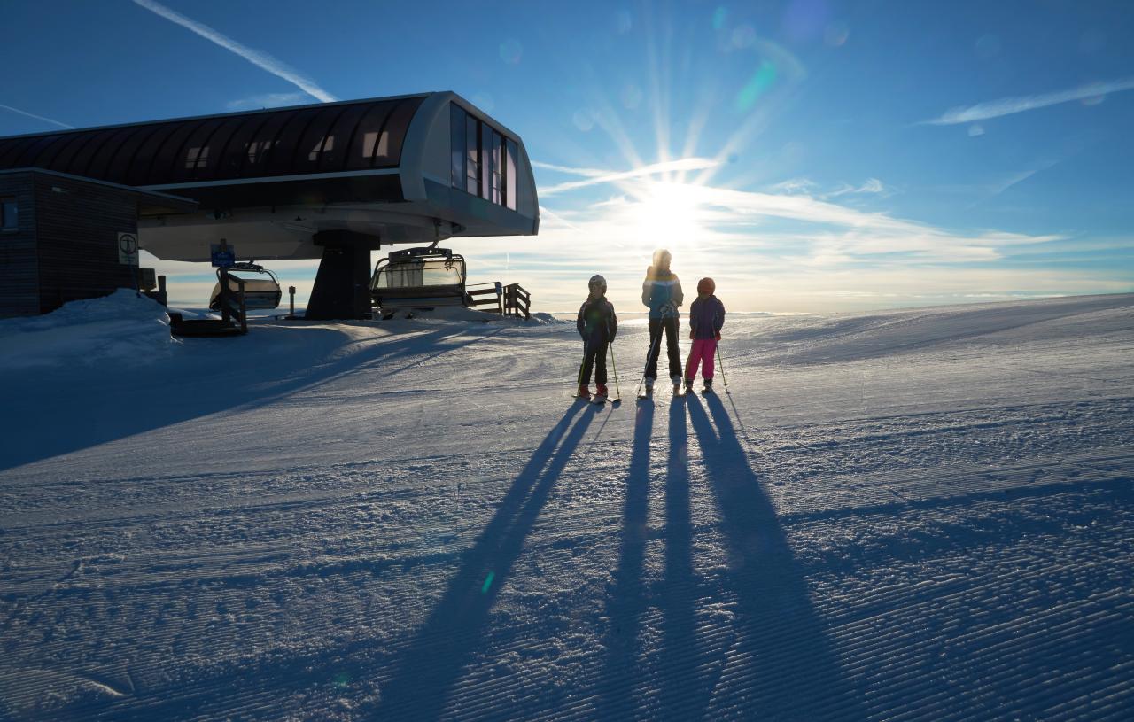 Located close to world-class ski resorts