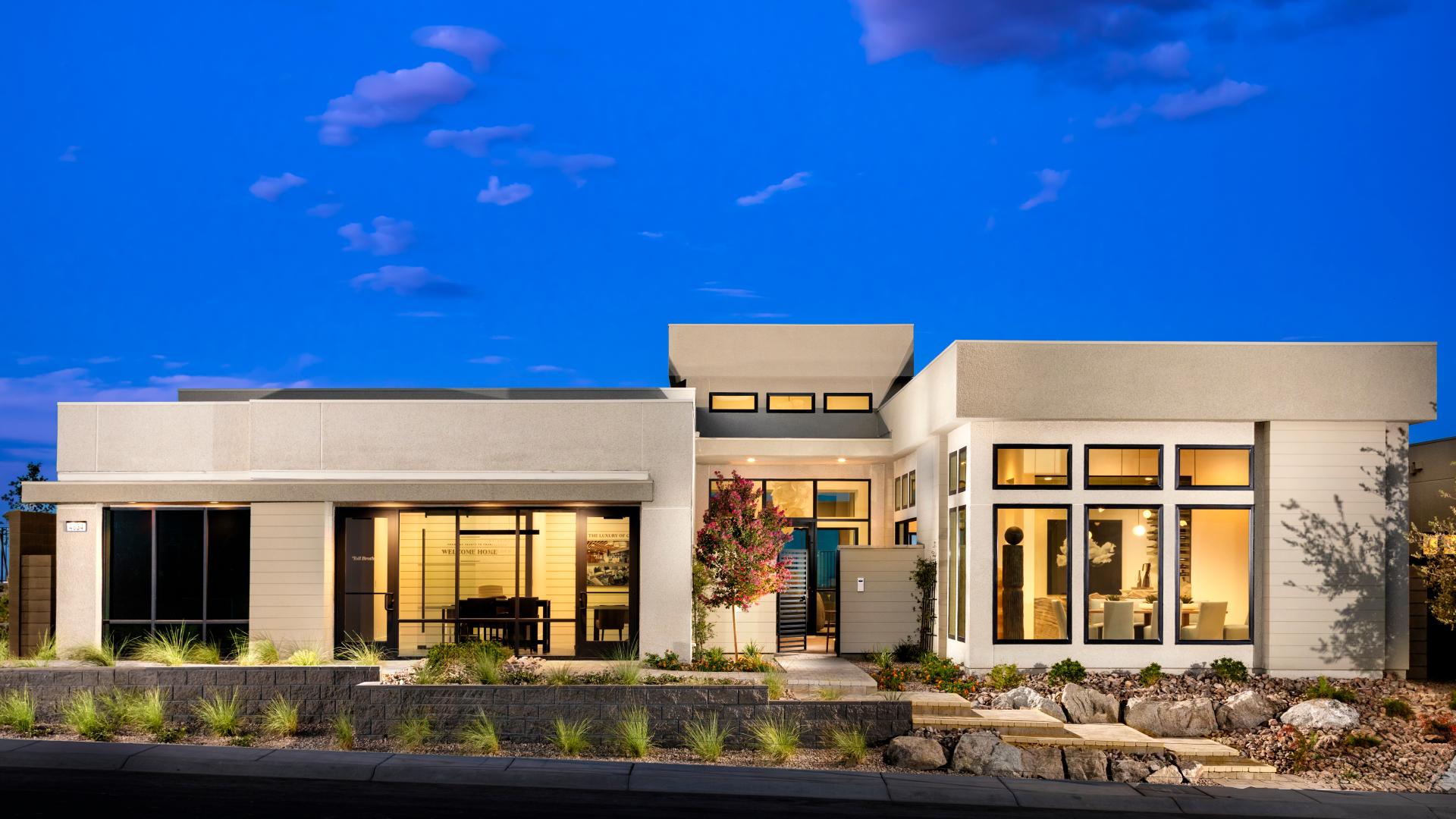 house on the hill 新品　サイズ80 Saltcreek Model Home Design in Woodcrest Hills by Toll Brothers