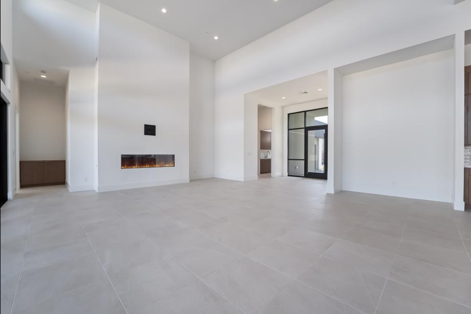 Exceptional everyday entry with plenty of lower cabinets