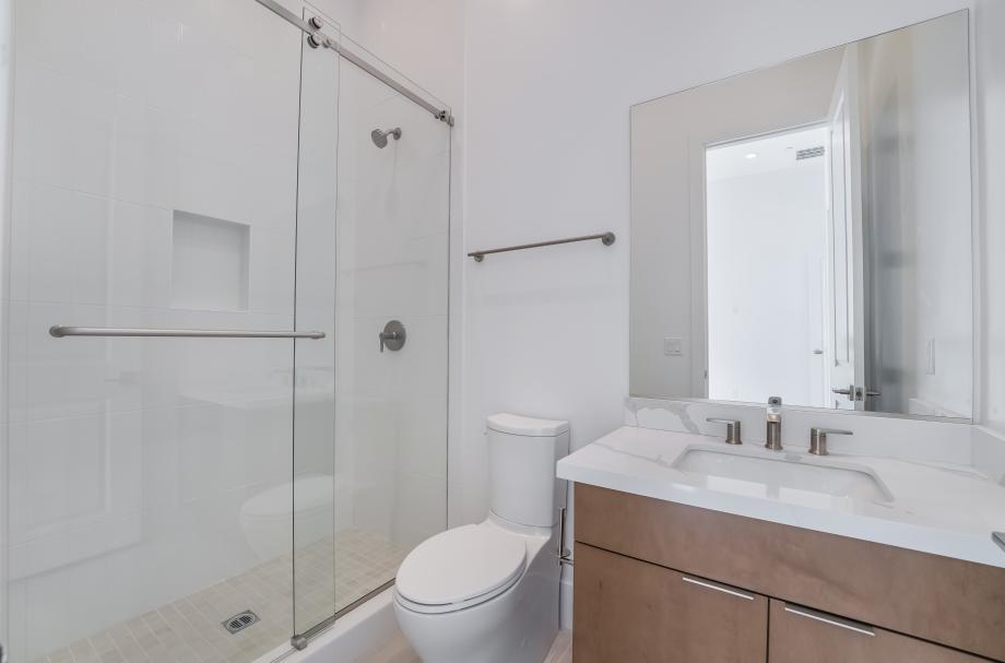 Lovely secondary baths