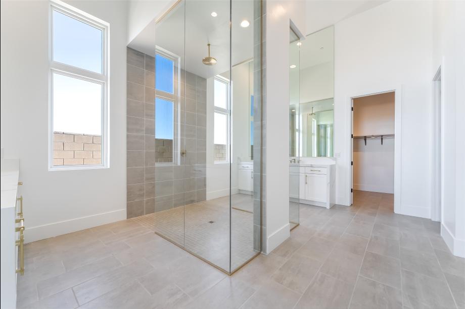 Separate vanity counters at primary bath