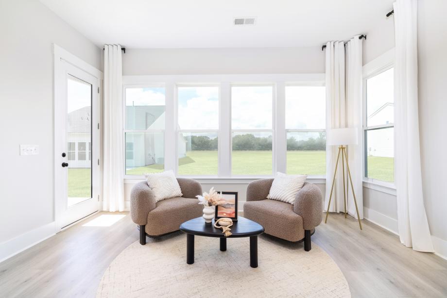 Light-filled conservatory for additional living space