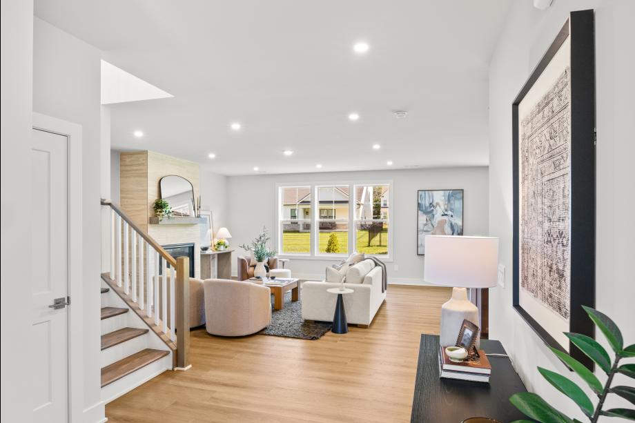 Inviting foyer welcomes you into the home