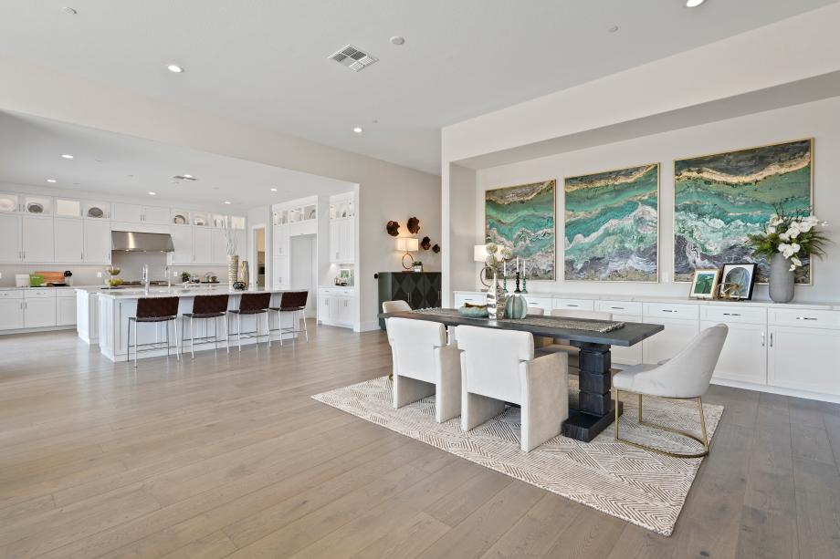 Spacious kitchen and dining area