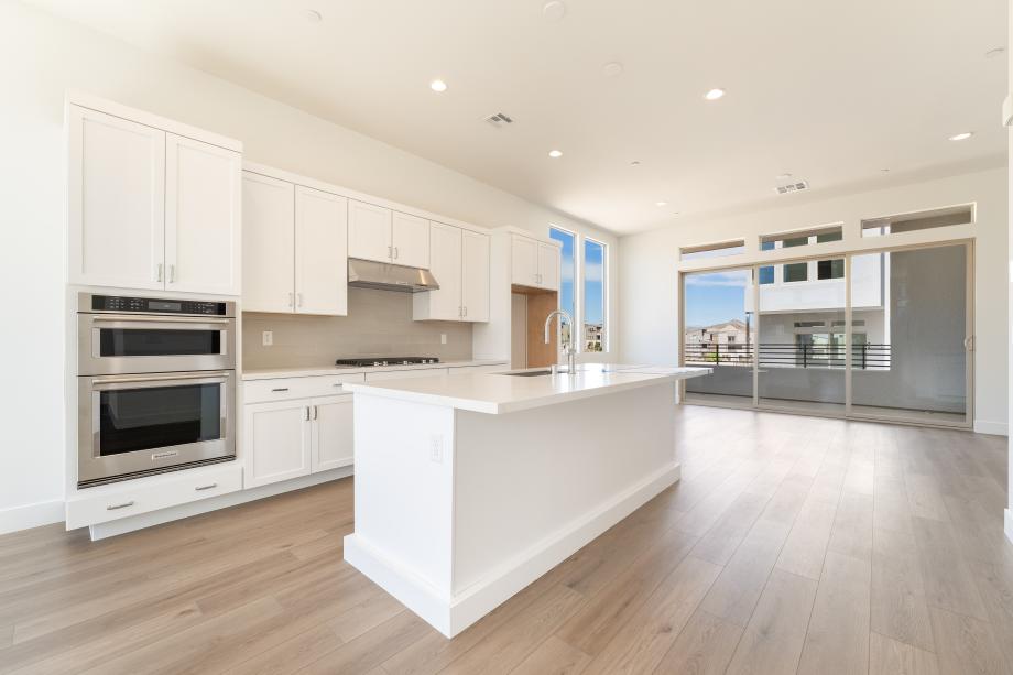 Beautifully upgraded kitchen with 42" upper cabinets