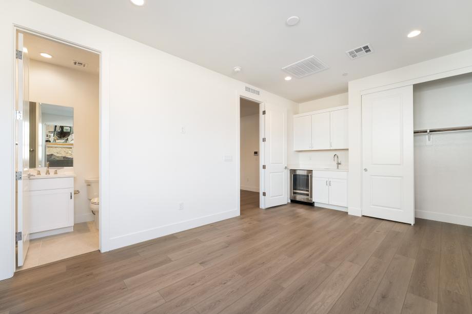 Wet bar and sink complete the multi-gen suite