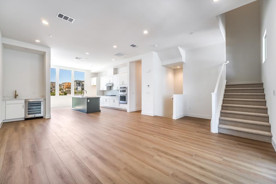Lovely casual dining area with wet bar