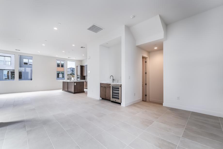 Casual dining area with wet bar
