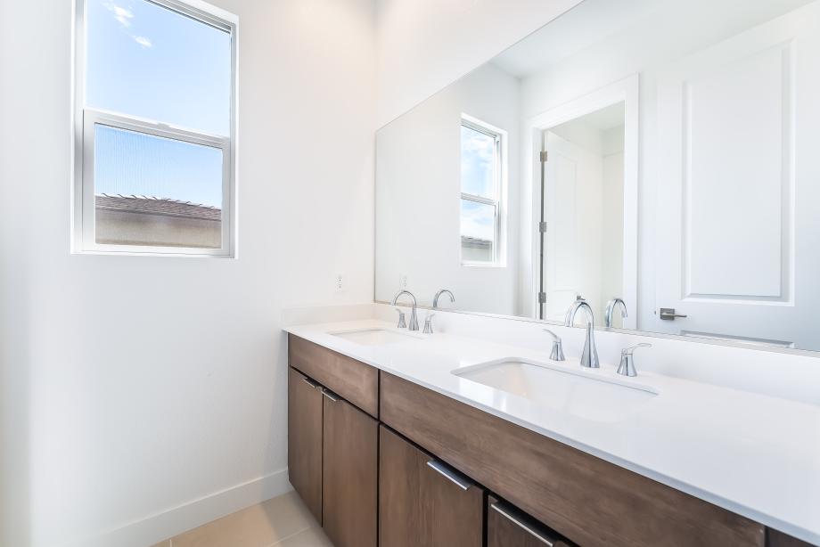 Large secondary bath