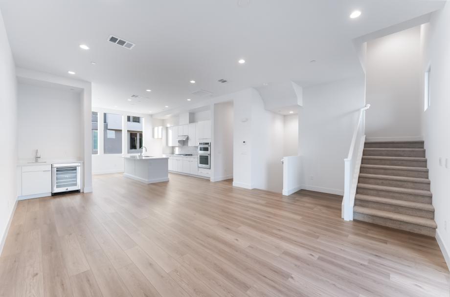 Casual dining area with wet bar