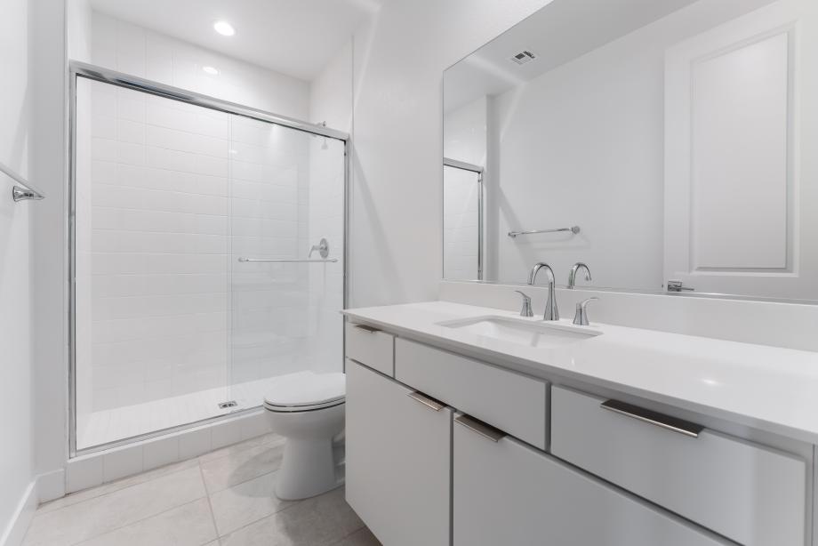 Full en-suite bath at first floor