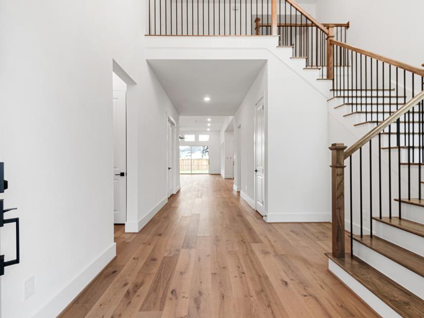 Grand foyer with curved staircase