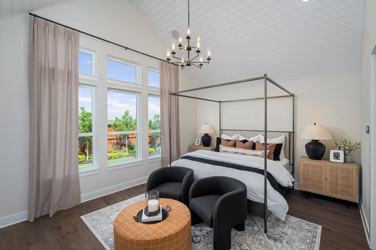 Spacious primary bedroom retreat