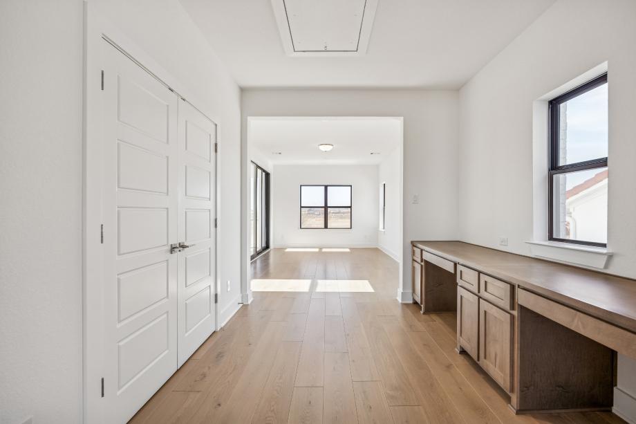 A dual workspace adjacent to the loft and flex room