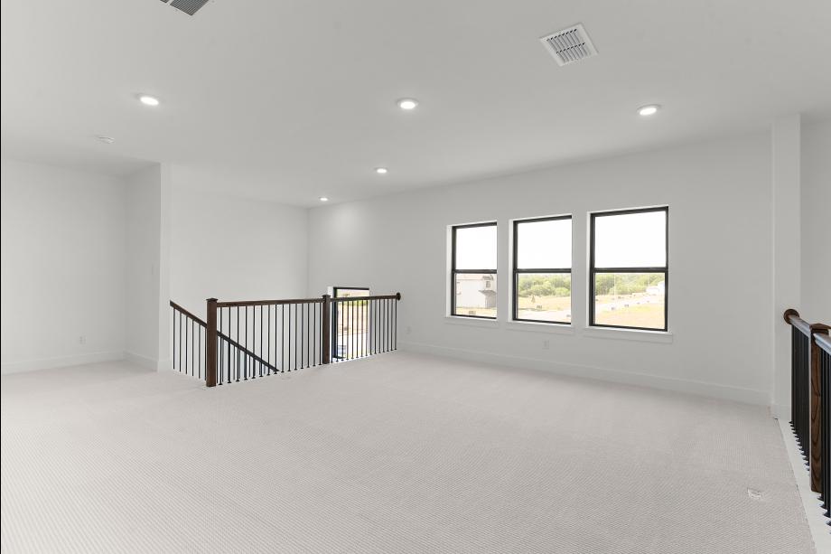 Versatile loft