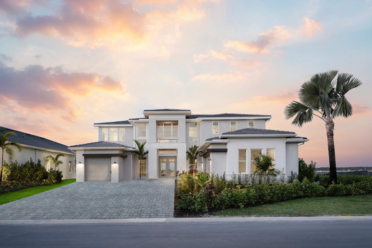 The Groveland Transitional Home Design