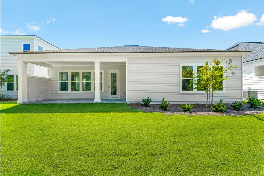 Large backyard ideal for Florida living