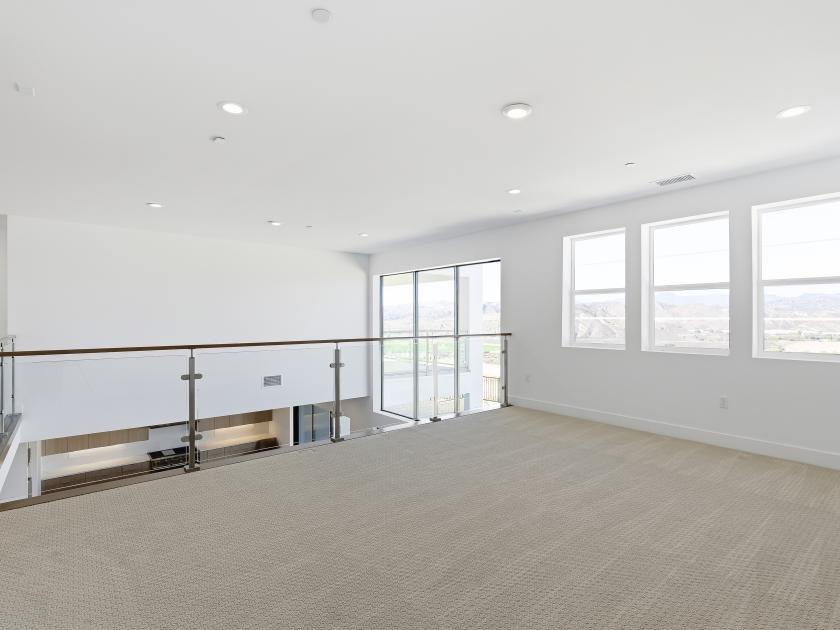 Versatile loft space